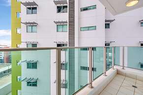 Skytower Wonder Oceanview Balcony - Pool - Office