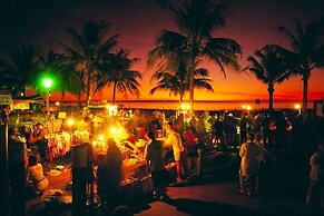 Skytower Wonder Oceanview Balcony - Pool - Office