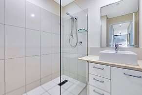 Skytower Wonder Oceanview Balcony - Pool - Office