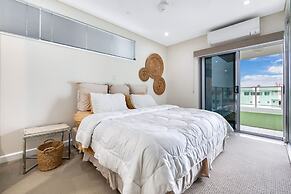 Skytower Wonder Oceanview Balcony - Pool - Office