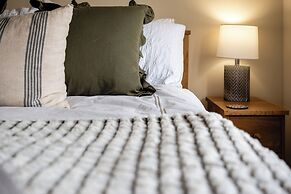 Clifford Chambers Cosy 2 Bedroom Cottage