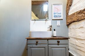 Clifford Chambers Cosy 2 Bedroom Cottage