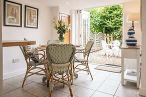 Clifford Chambers Cosy 2 Bedroom Cottage