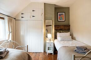 Clifford Chambers Cosy 2 Bedroom Cottage