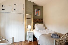 Clifford Chambers Cosy 2 Bedroom Cottage