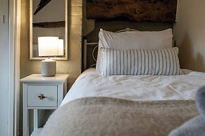 Clifford Chambers Cosy 2 Bedroom Cottage