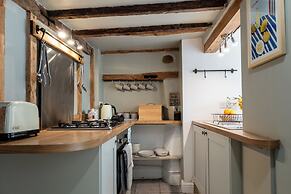 Clifford Chambers Cosy 2 Bedroom Cottage