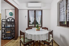 House Rose With Private Pool And Garden