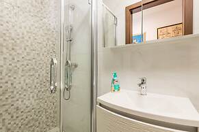 House Rose With Private Pool And Garden