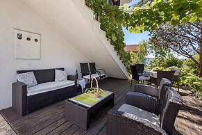 House Rose With Private Pool And Garden