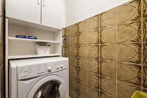 House Rose With Private Pool And Garden