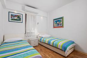 House Rose With Private Pool And Garden