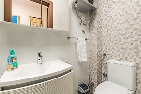 House Rose With Private Pool And Garden