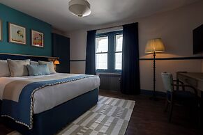 Round House Apartments