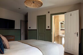 Round House Apartments