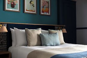 Round House Apartments