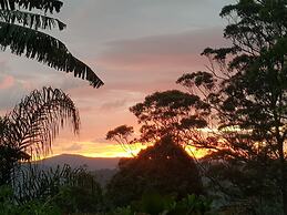 Mapleton Peaceful Provence BnB