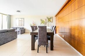 Luxury 3BR 7 pools Beach 200 m