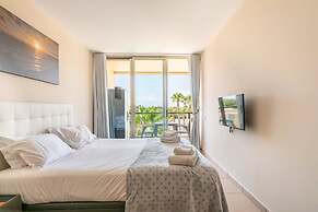 Luxury 3BR 7 pools Beach 200 m