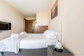 Luxury 3BR 7 pools Beach 200 m