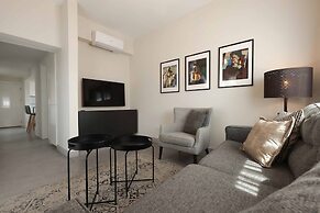 Phaedrus Living Mini Art House Rivera