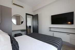 Phaedrus Living Mini Art House Rivera