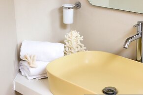 Marina Homes Suite in Syracuse