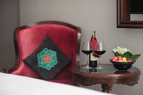 Serene Central hotel