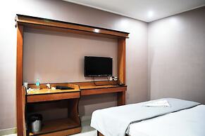 HOTEL RAJ PALACE by ROH