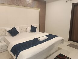 HOTEL RAJ PALACE by ROH