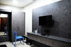 HOTEL RAJ PALACE by ROH