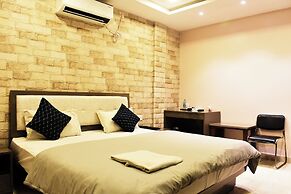 HOTEL RAJ PALACE by ROH