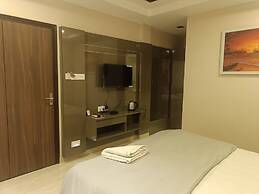 HOTEL RAJ PALACE by ROH