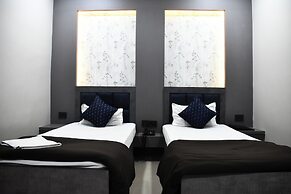 HOTEL RAJ PALACE by ROH