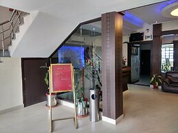 HOTEL RAJ PALACE by ROH