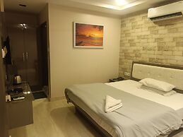 HOTEL RAJ PALACE by ROH