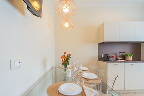 Como Dreams Apartments - Serendipity Suite