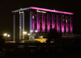Hotel Grand Sarowar