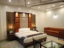 Hotel Grand Sarowar
