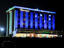 Hotel Grand Sarowar