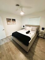 BnB Hyperion Spacious 2b1b Getaway Near Beach