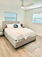 BnB Hyperion Spacious 2b1b Getaway Near Beach