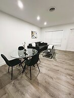 BnB Hyperion Spacious 2b1b Getaway Near Beach