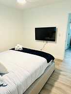 BnB Hyperion Spacious 2b1b Getaway Near Beach