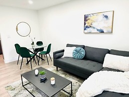 BnB Hyperion Spacious 2b1b Getaway Near Beach