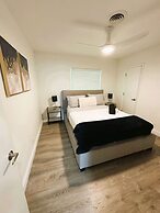 BnB Hyperion Spacious 2b1b Getaway Near Beach