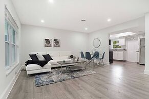 BnB Hyperion Brand New 2b2b Retreat w Patio