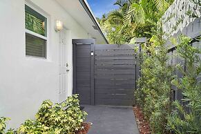 BnB Hyperion Brand New 2b2b Retreat w Patio