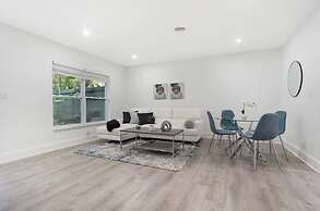 BnB Hyperion Brand New 2b2b Retreat w Patio