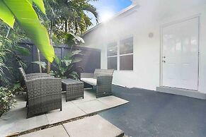 BnB Hyperion Brand New 2b2b Retreat w Patio